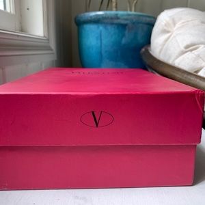 Valentino Show Box